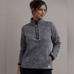 🌷Roots Grey Half Zip Pullover with Roots Logo Tag on neck🌷size: XL